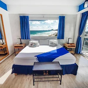 Paradise Beachfront & Nightlife Heart Cancún